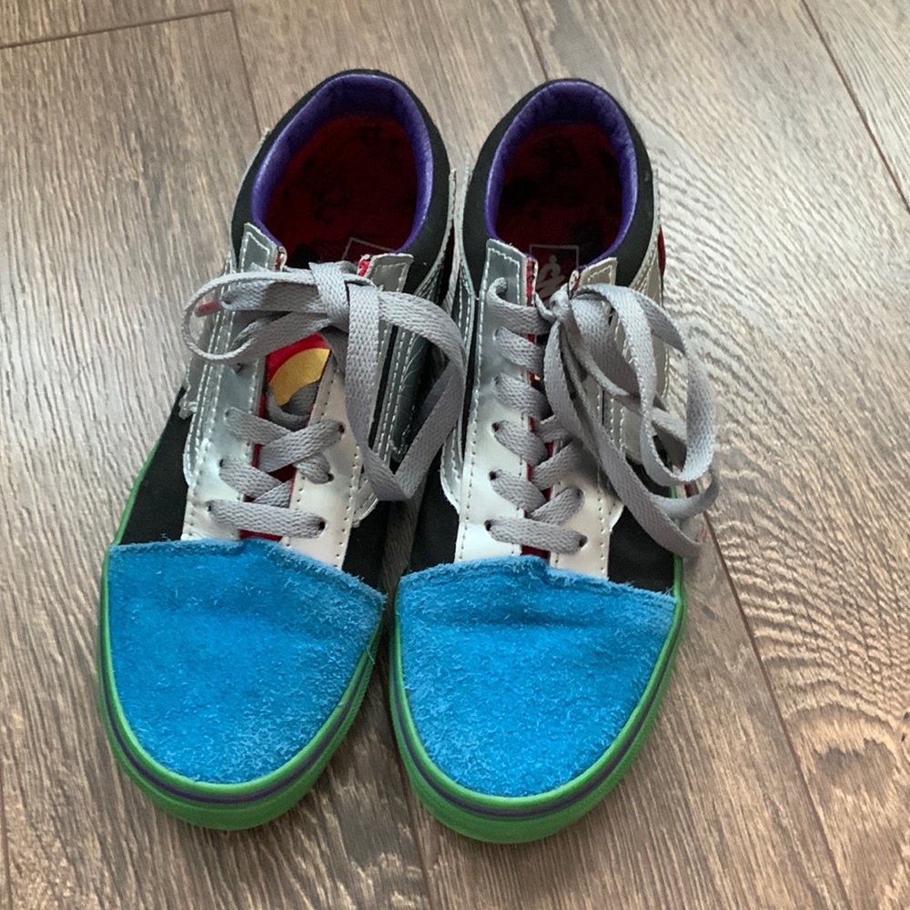 Marvel Vans size 2.5 Kids
